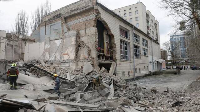 美驻乌大使称“俄再次使用高超音速导弹攻击基辅”，基辅发生巨大爆炸